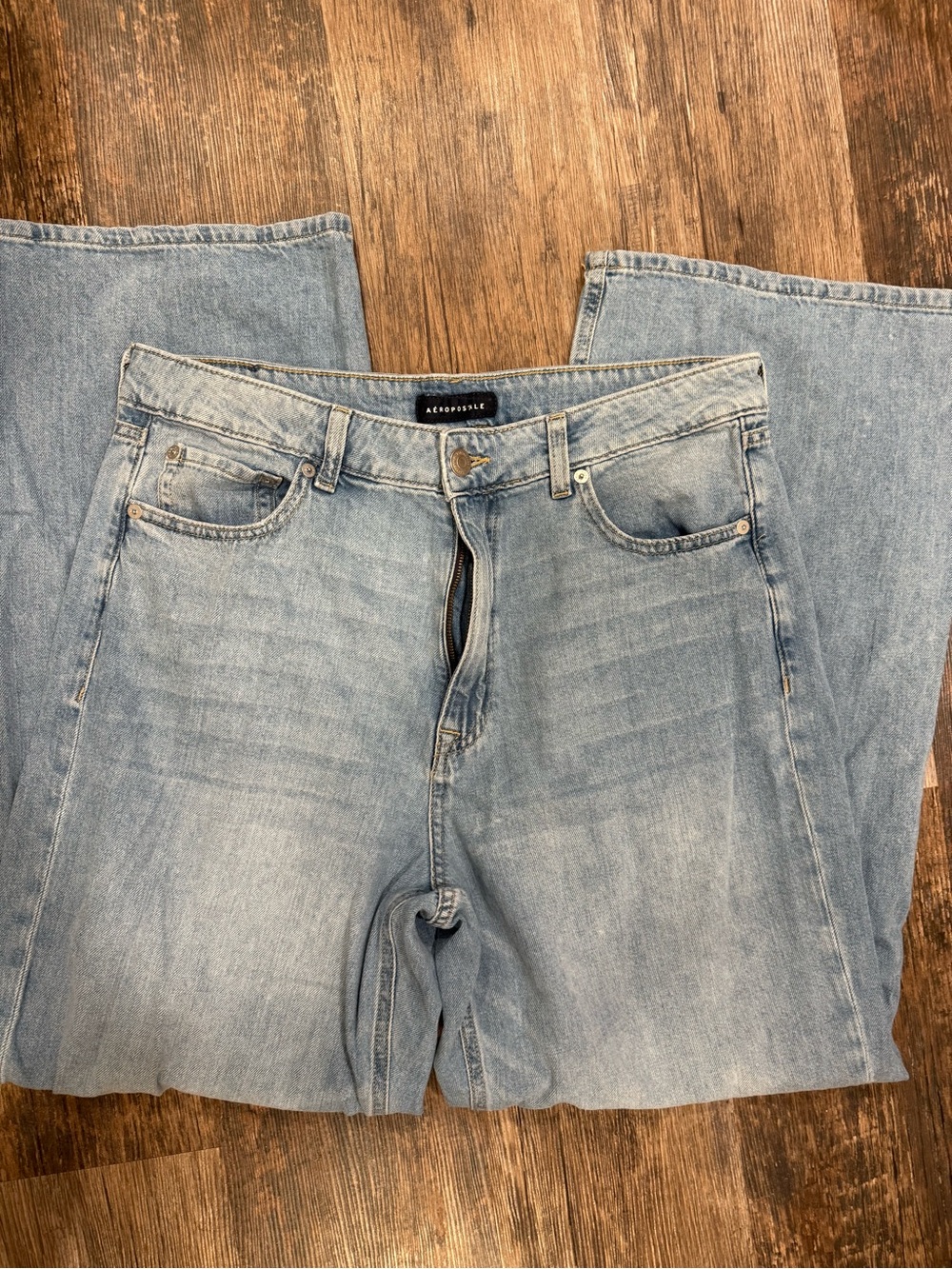 Aeropostale High Rise Wide Leg Jeans - 14